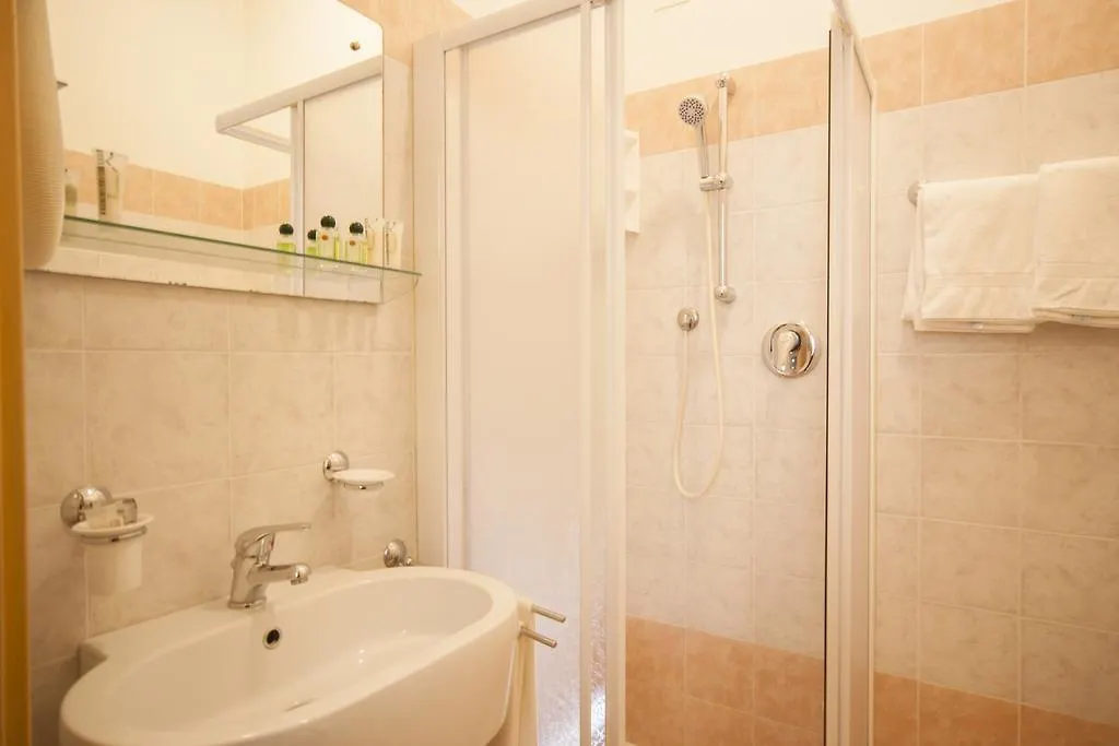 Hotel Ricchi Rimini 3*,