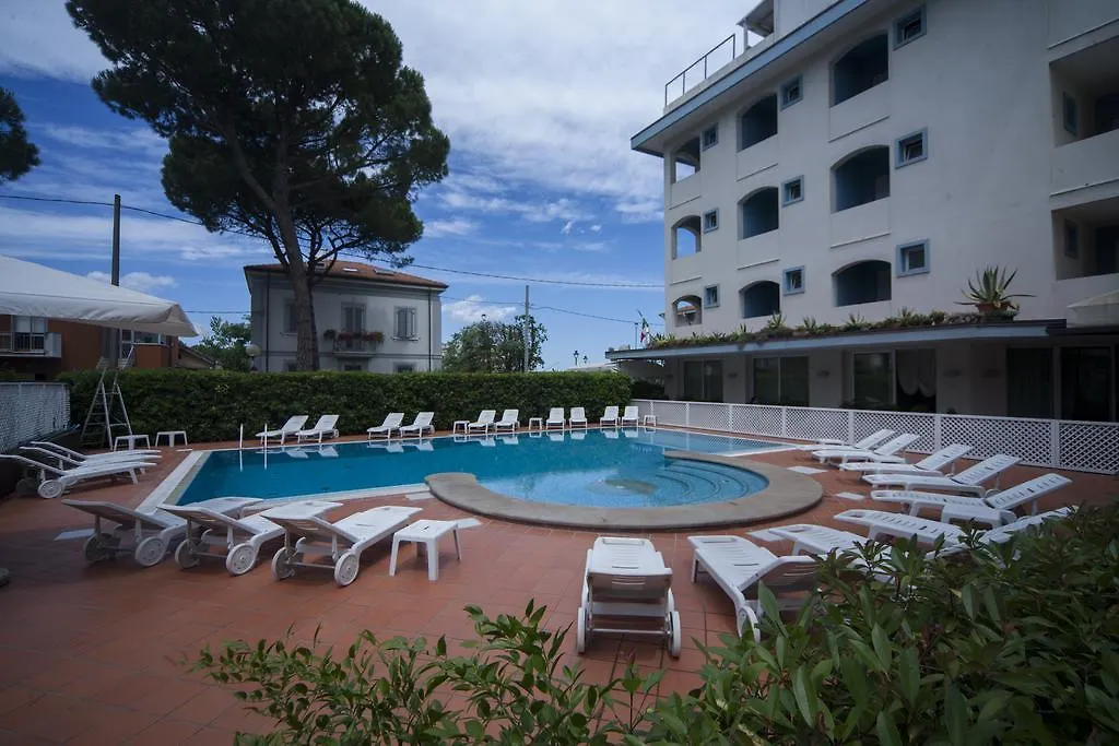 Hotel Ricchi Rimini 3*,